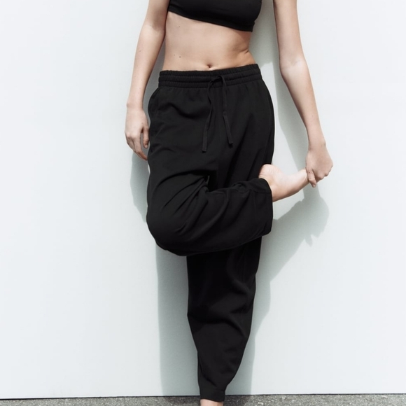 Zara Pants - Zara Black Tapered Jogging Pants